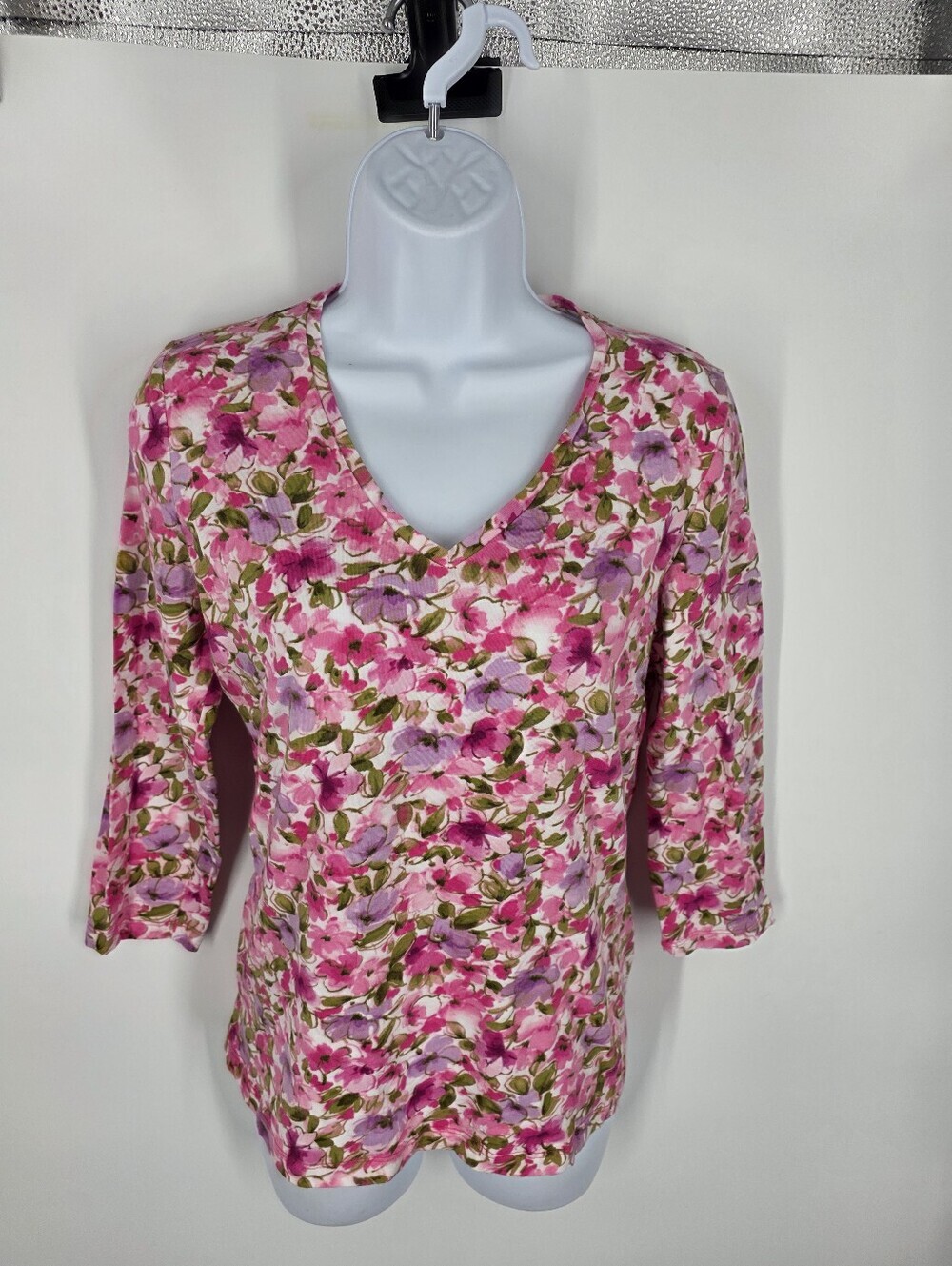 Jones New York Sport Floral Top Small S Pink Purple V-Neck 3/4 Sleeve Knit